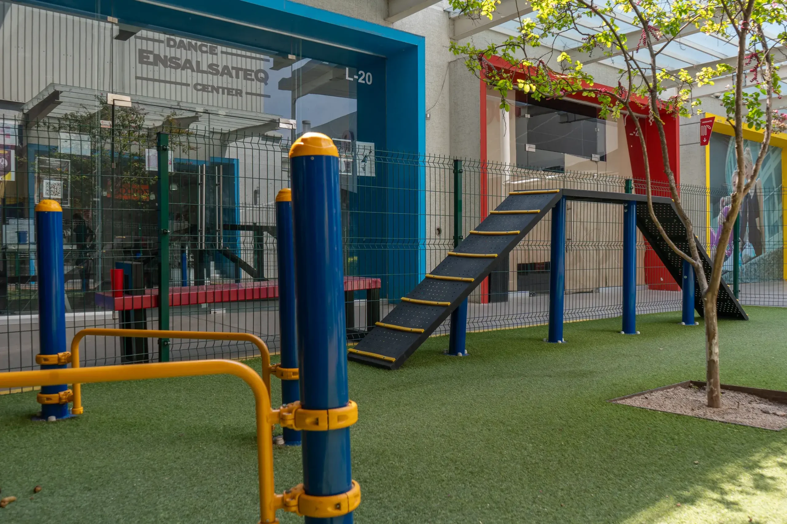 Hilvana_centro comercial familiar